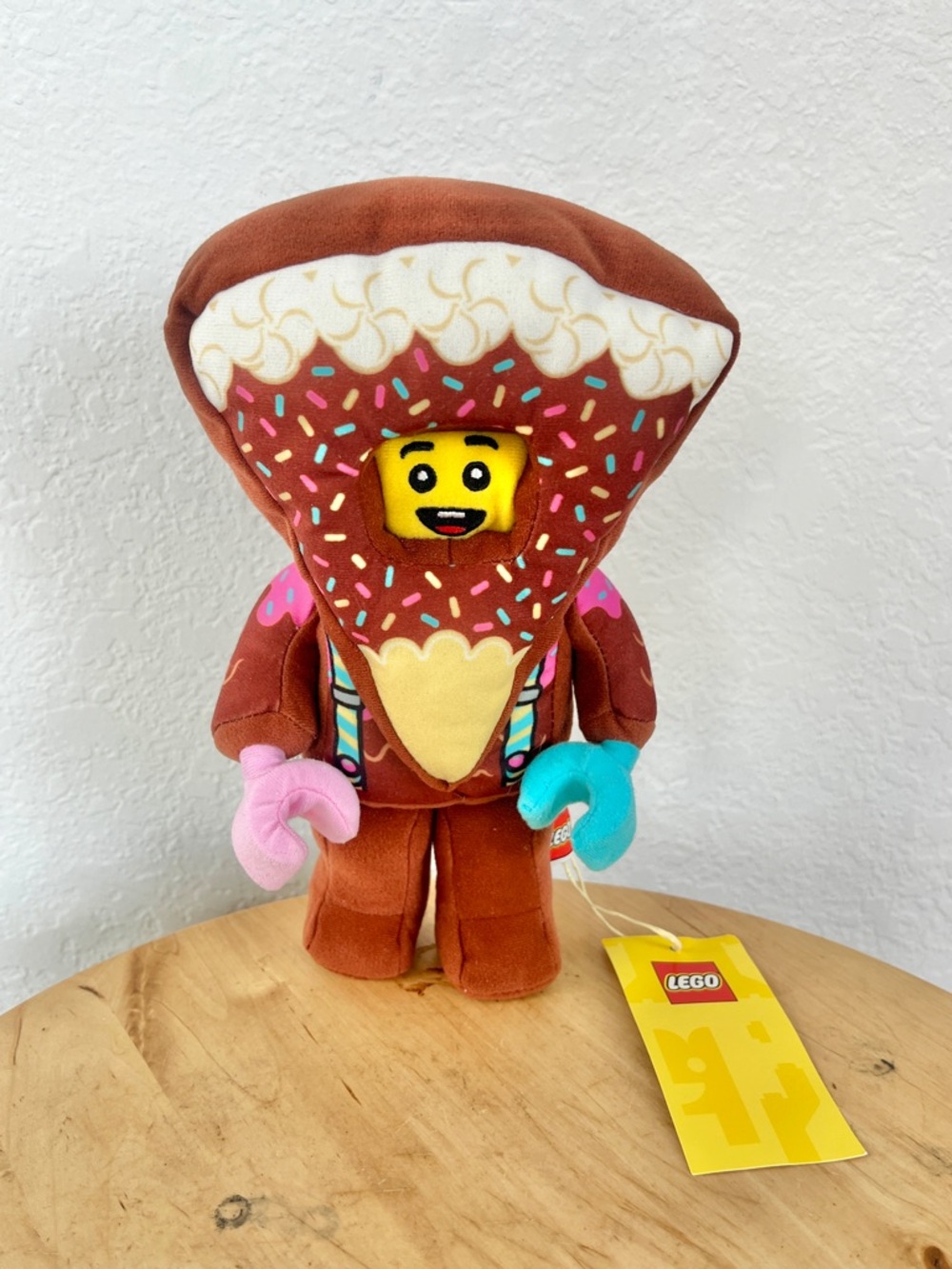 LEGO Chocolate RARE Cake Suit Plush NWT Legoland Birthday Souvenir Manhattan Toy